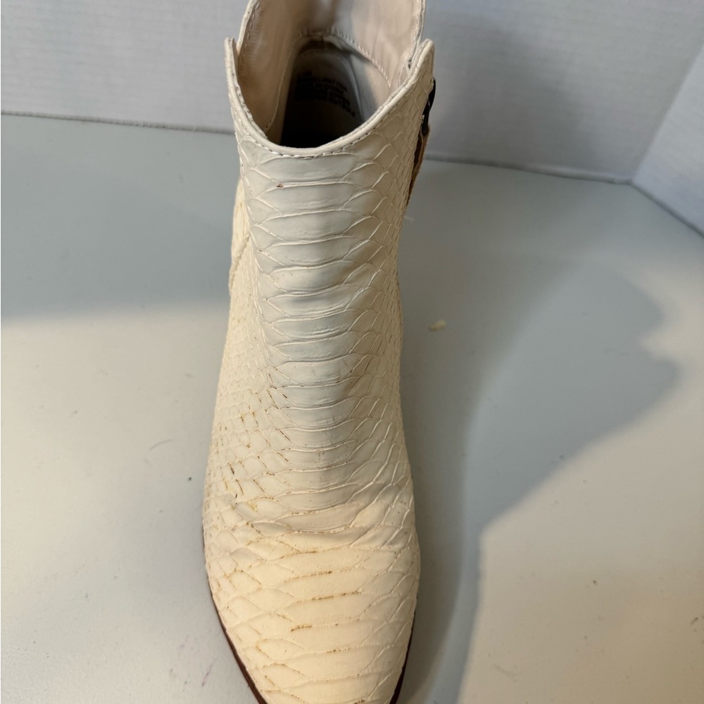 Mia White Python Ankle Booties, Size 8.5 - Picture 8 of 13